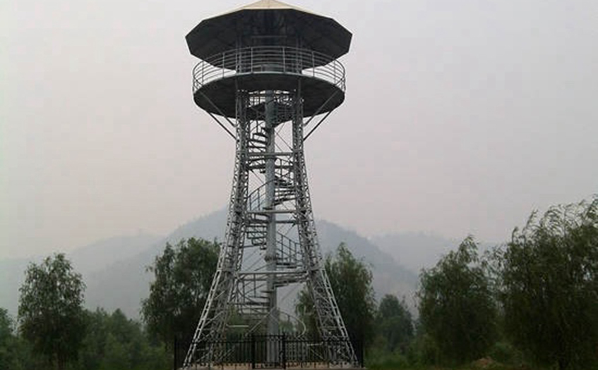 传统的森林火灾监测采用的林火检测塔