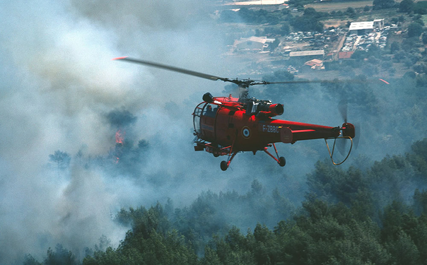 无人机巡检森林火灾进行救火